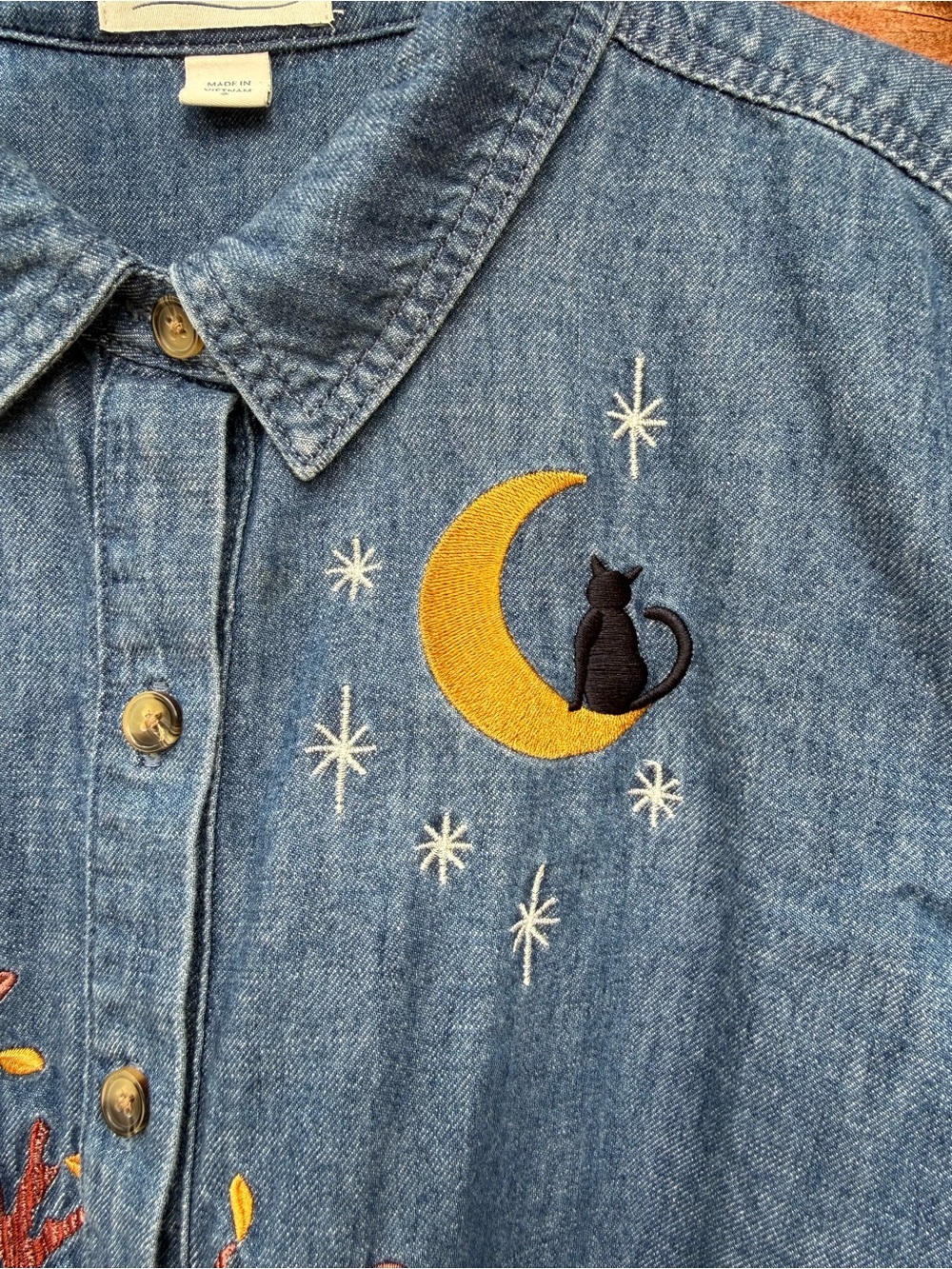 90s Fall Embroidered Denim Button-Up - Picture 2 of 5